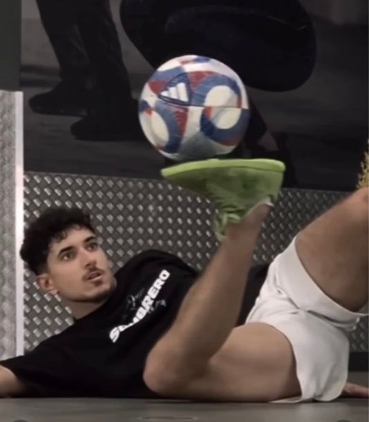 T-shirt SOMBRERO porté par un champion de freestyle.